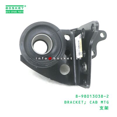 8-98013038-2 BRACKET; CAB MTG adapté à une ISUZU 8980130382